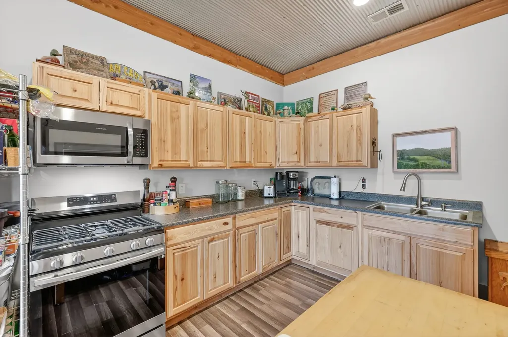 325 Freeman Lane Hartsville TN 37074