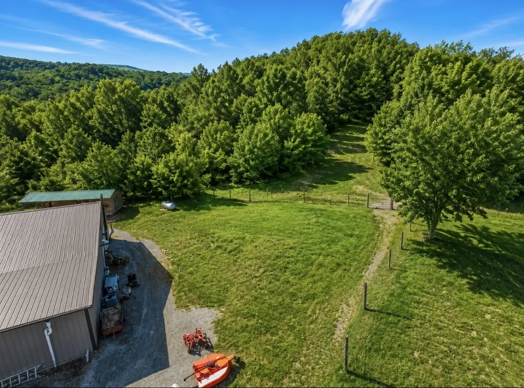 325 Freeman Lane Hartsville TN 37074