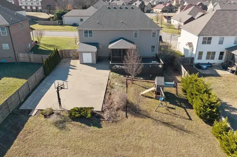 591 Larkspur Drive Clarksville TN 37043