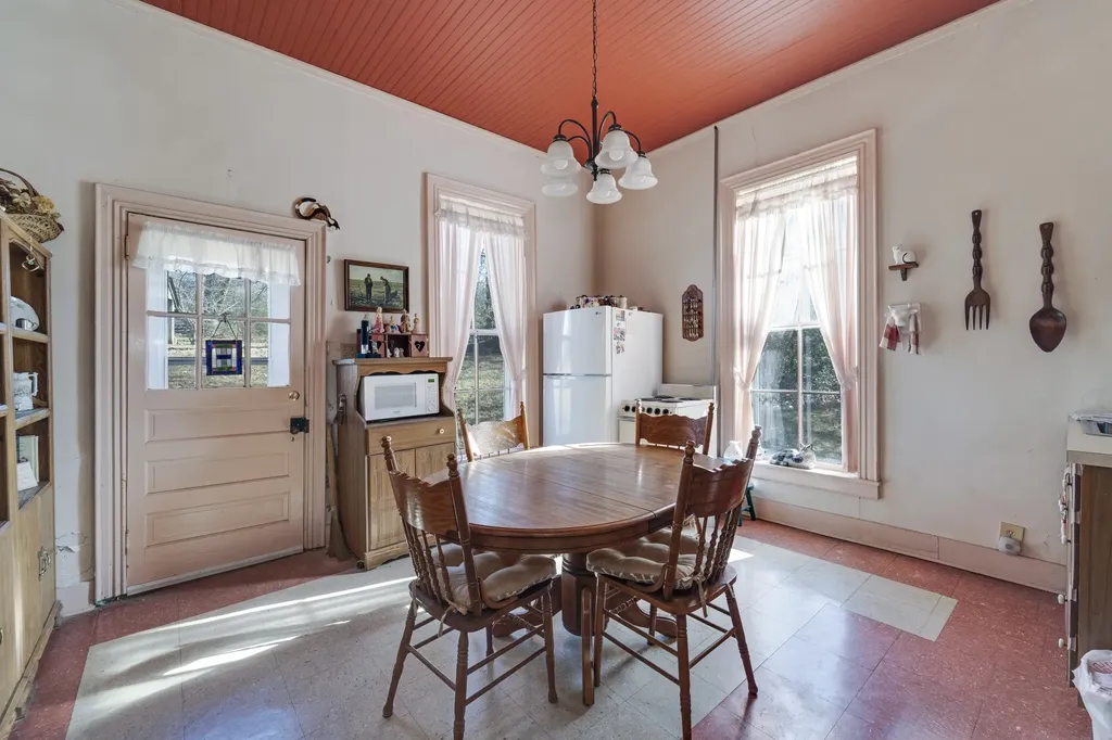 307 Vine St, S Wartrace TN 37183
