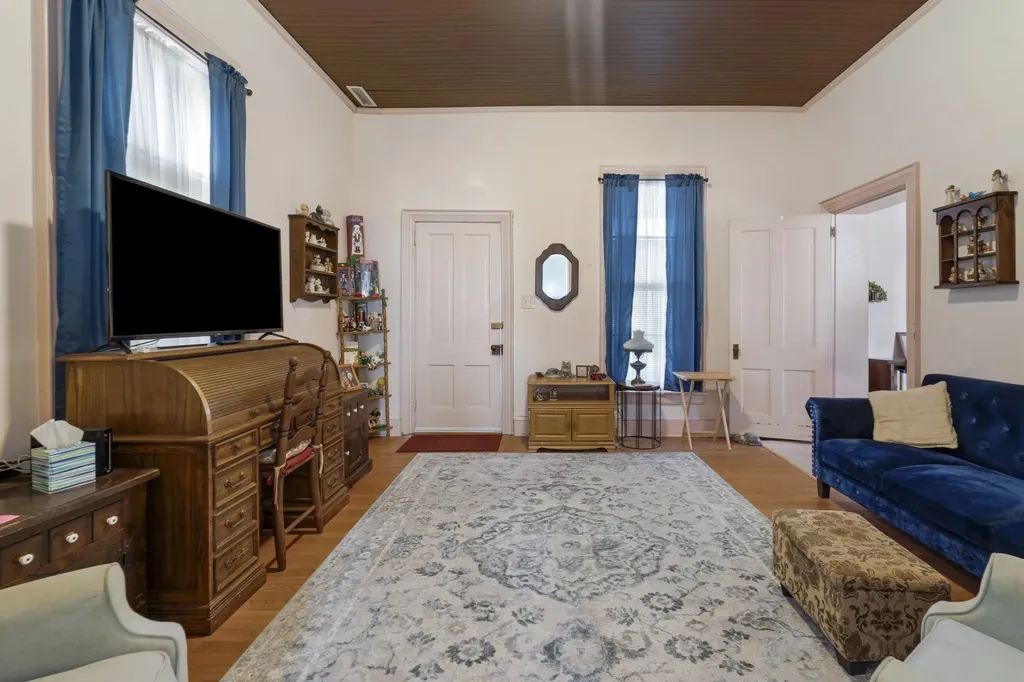 307 Vine St, S Wartrace TN 37183