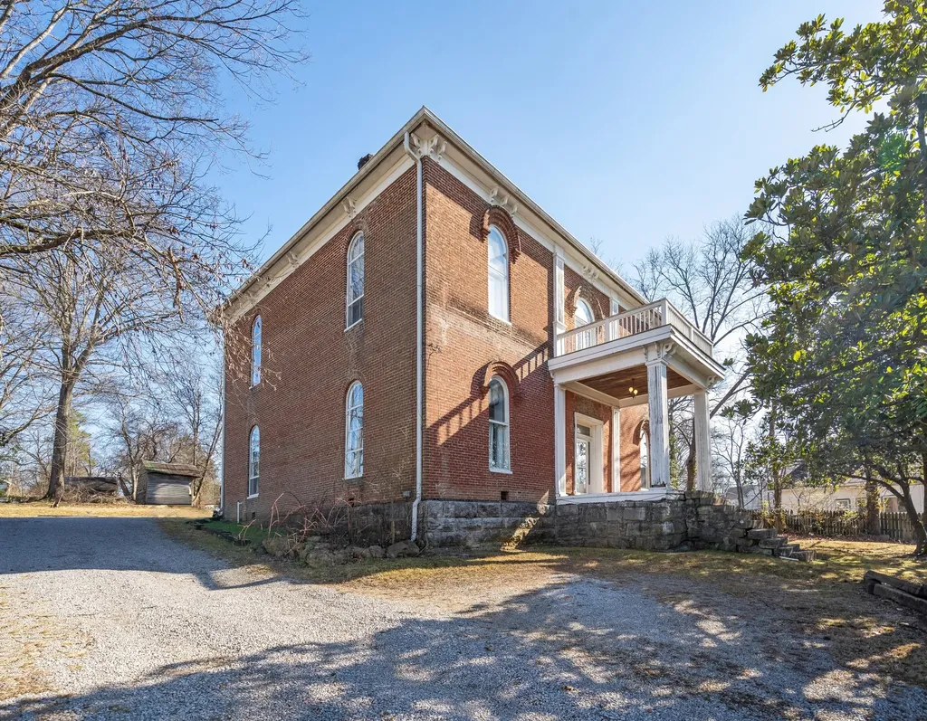 307 Vine St, S Wartrace TN 37183
