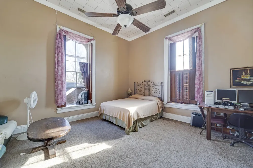 307 Vine St, S Wartrace TN 37183