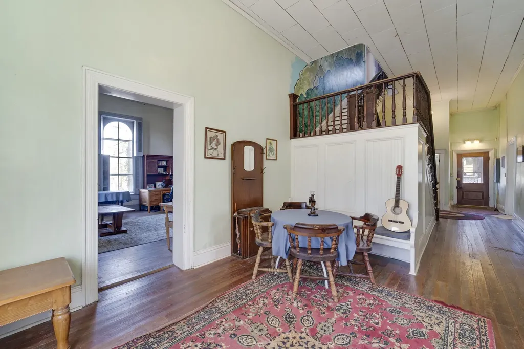 307 Vine St, S Wartrace TN 37183