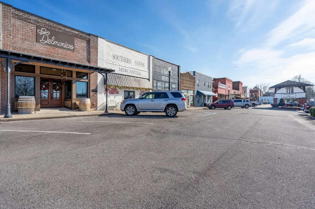 307 Vine St, S Wartrace TN 37183