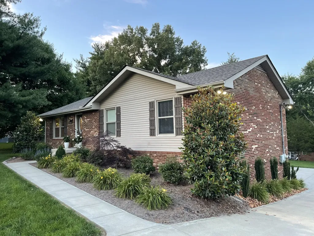 307 Swan Lake Drive Clarksville TN 37043