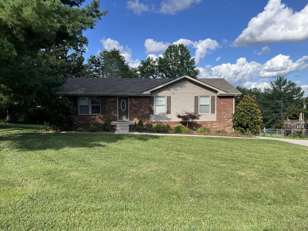 307 Swan Lake Drive Clarksville TN 37043