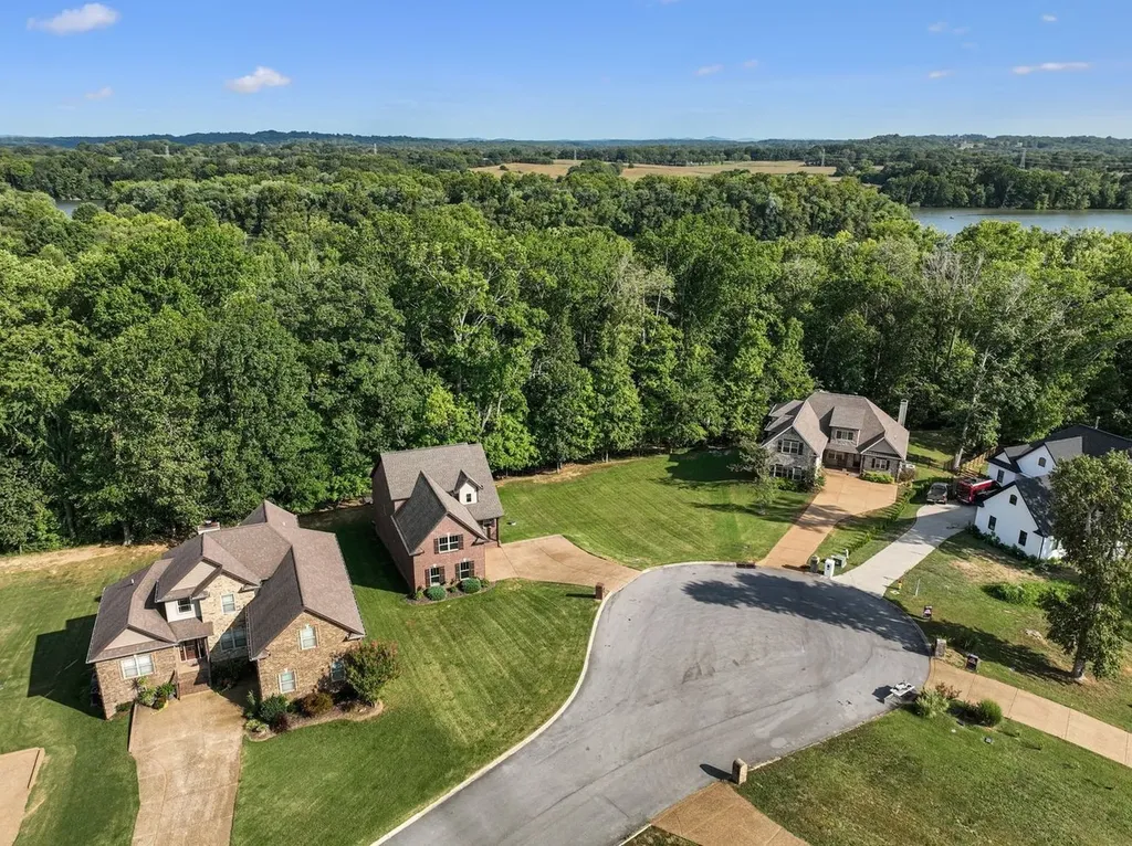 402 Zephyr Cove Lebanon TN 37087