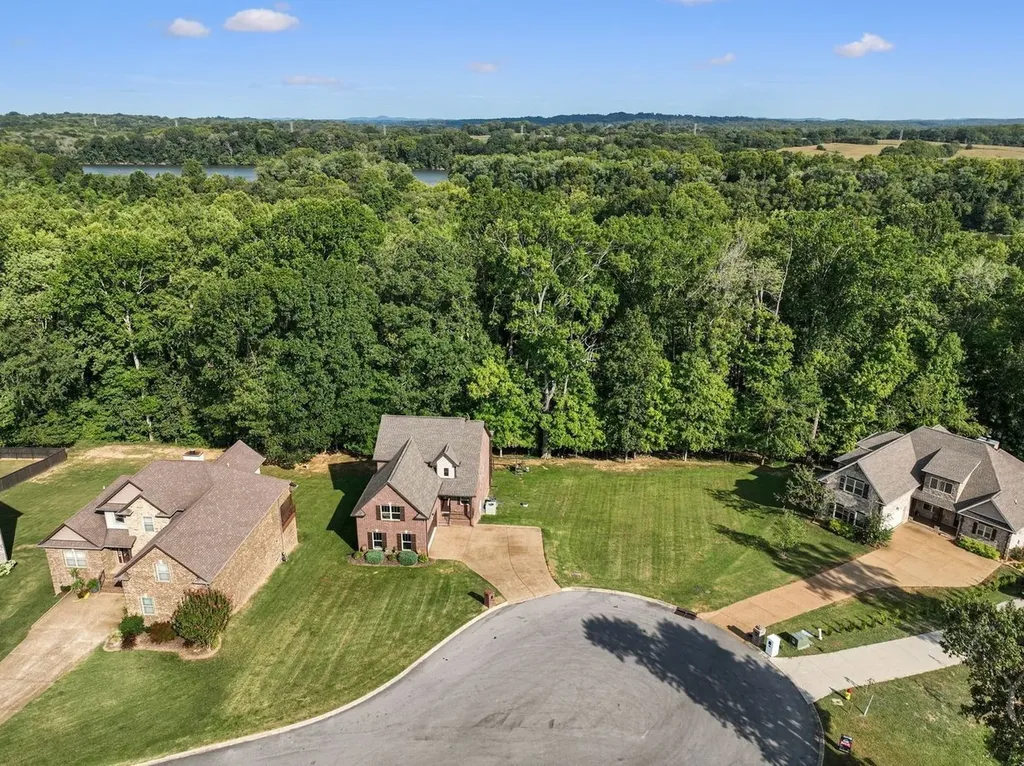 402 Zephyr Cove Lebanon TN 37087