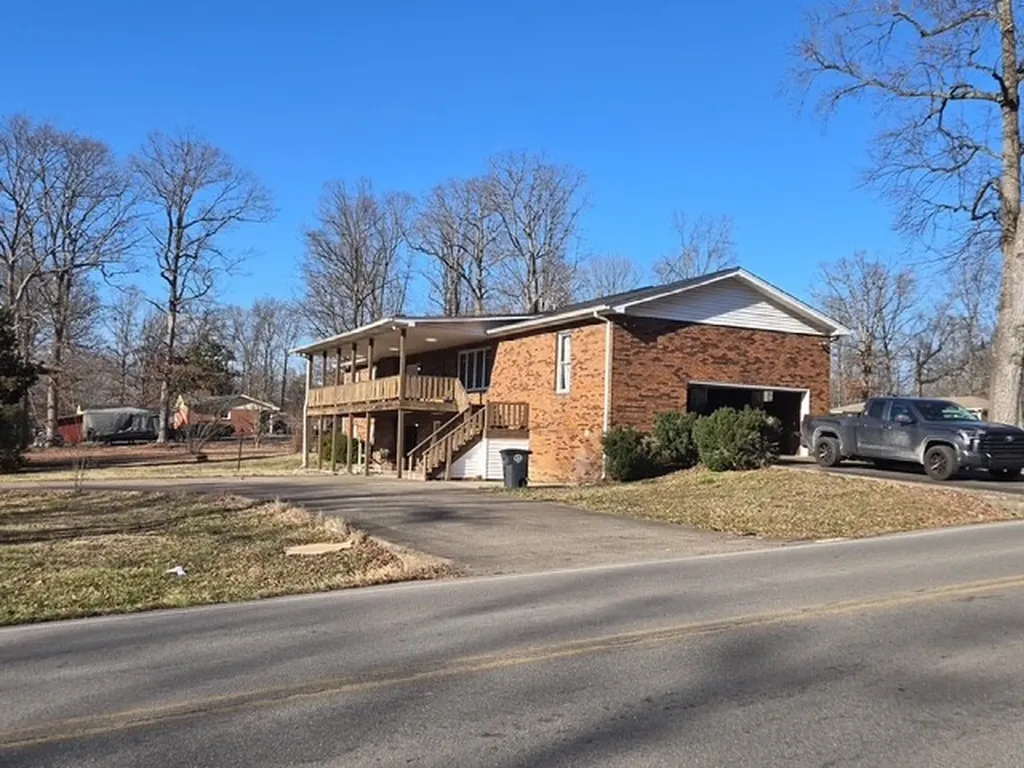 1501 Hillwood Circle Lafayette TN 37083