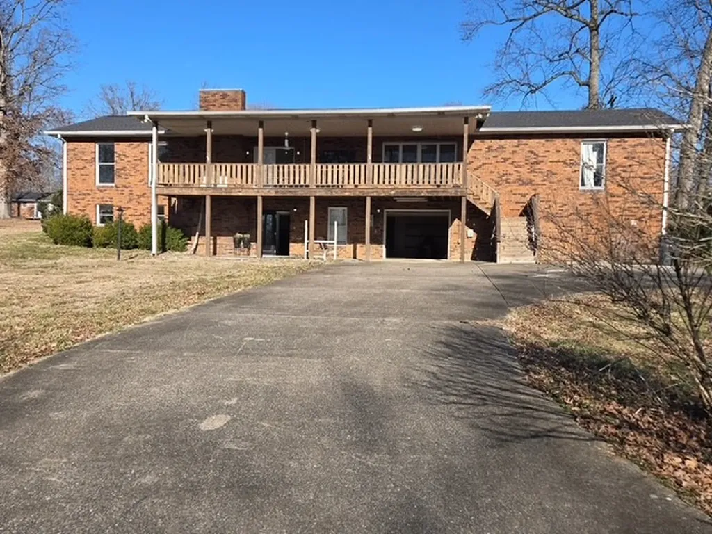 1501 Hillwood Circle Lafayette TN 37083