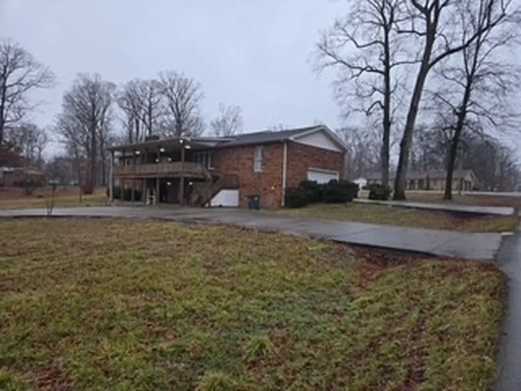 1501 Hillwood Circle Lafayette TN 37083