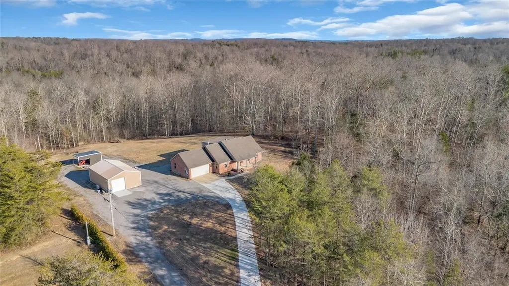 3173 Barnes Mill Road Smithville TN 37166