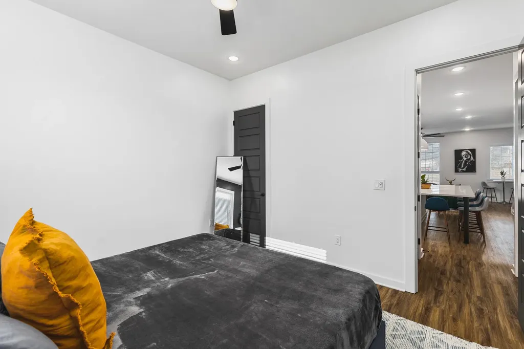 738 Douglas Avenue Nashville TN 37207