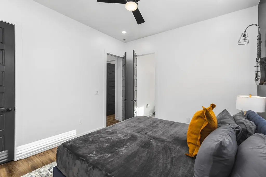 738 Douglas Avenue Nashville TN 37207