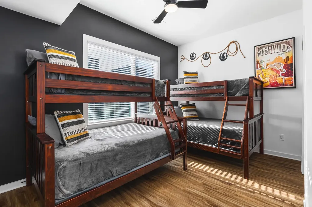738 Douglas Avenue Nashville TN 37207