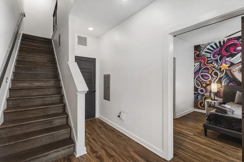 738 Douglas Avenue Nashville TN 37207