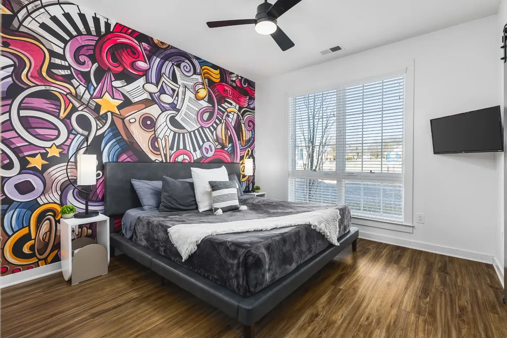 738 Douglas Avenue Nashville TN 37207