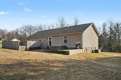 1203 Ab Wade Road Portland TN 37148