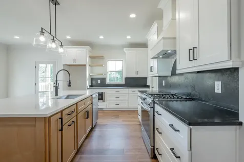 676 Courtney Lane Chattanooga TN 37415