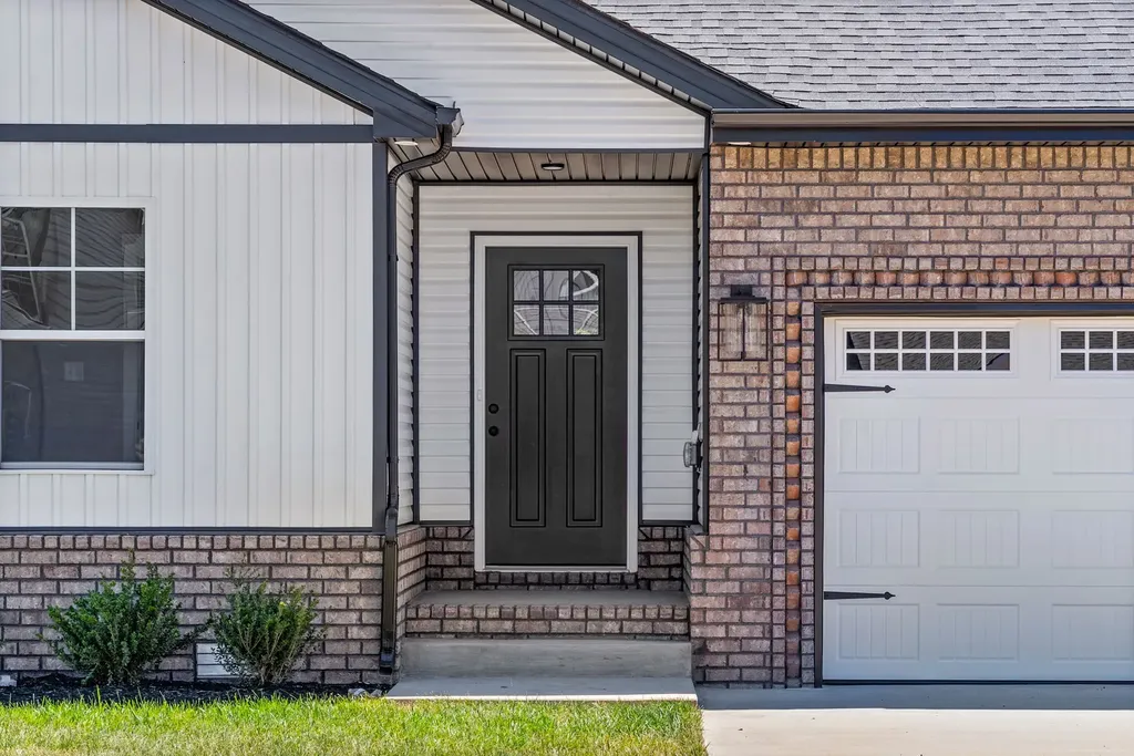 328 Cardinal Creek Clarksville TN 37040