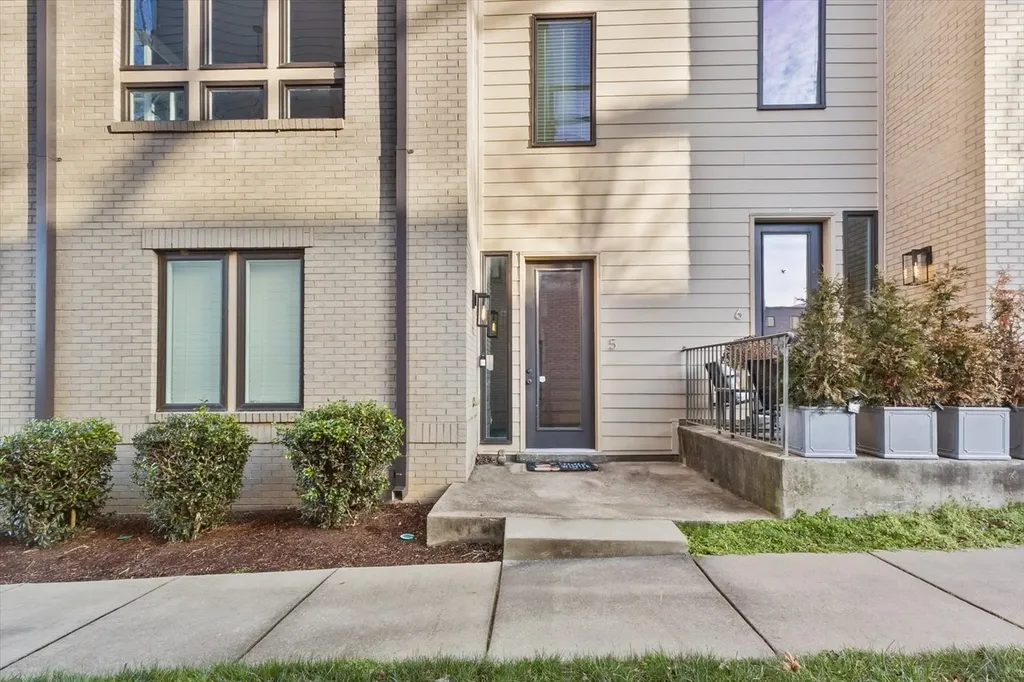 719 Douglas Avenue Nashville TN 37207