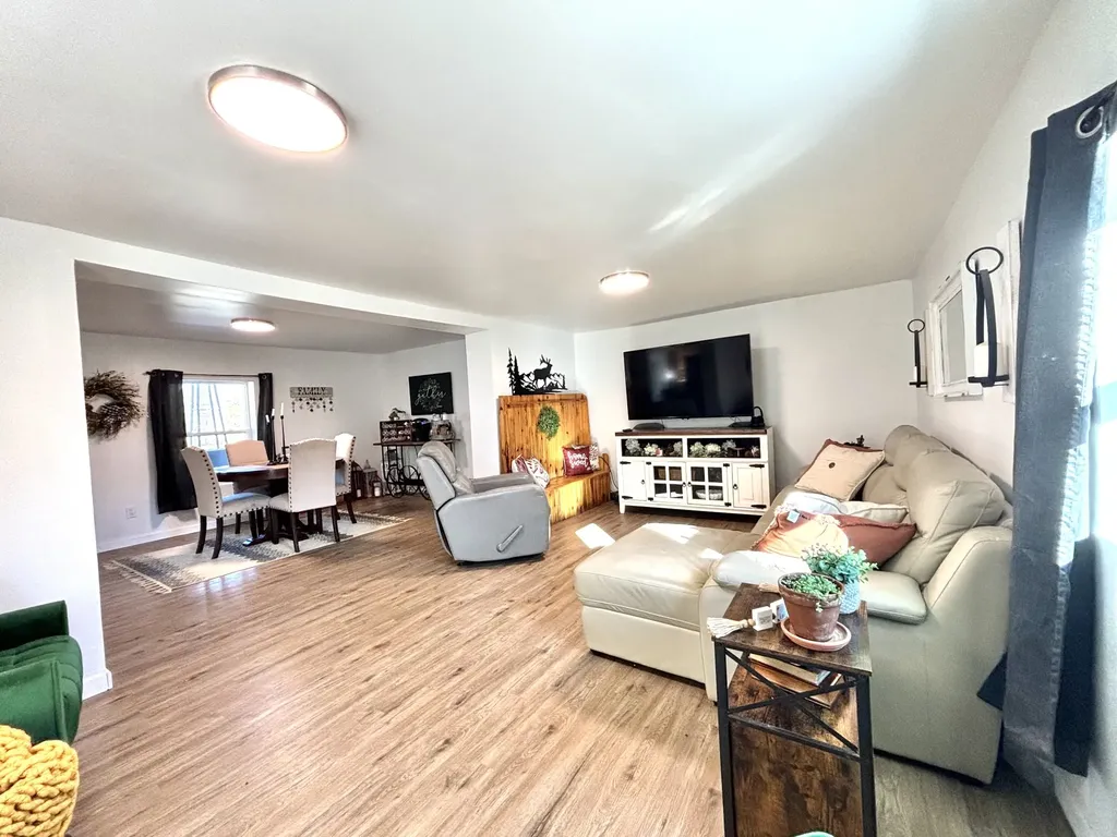 1625 Highway 48, S Dickson TN 37055