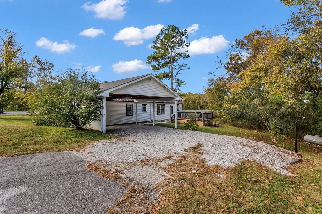3094 Williamsport Pike Columbia TN 38401
