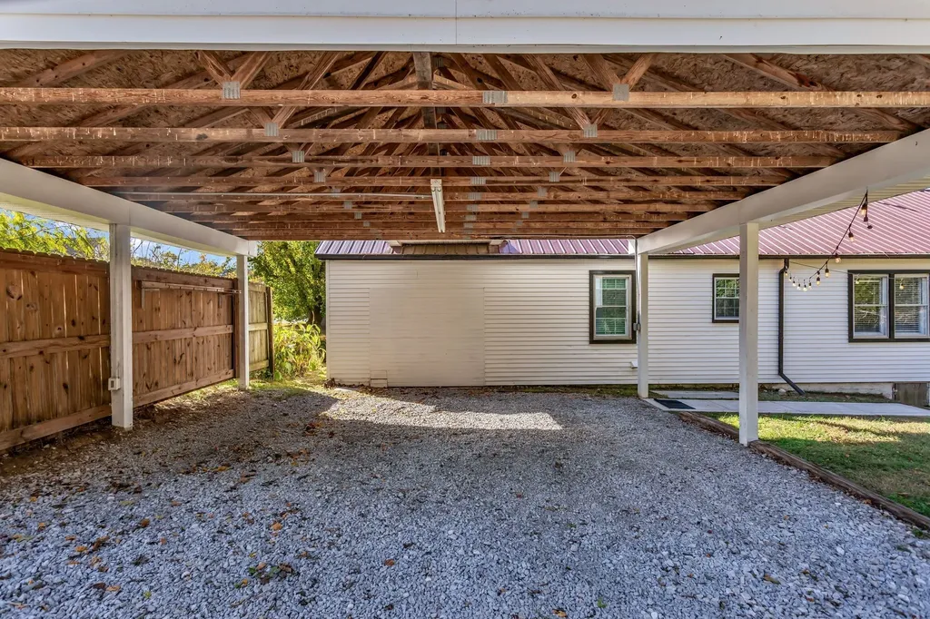 3094 Williamsport Pike Columbia TN 38401