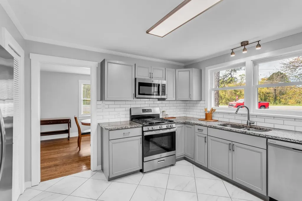3094 Williamsport Pike Columbia TN 38401