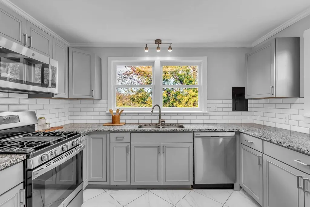 3094 Williamsport Pike Columbia TN 38401