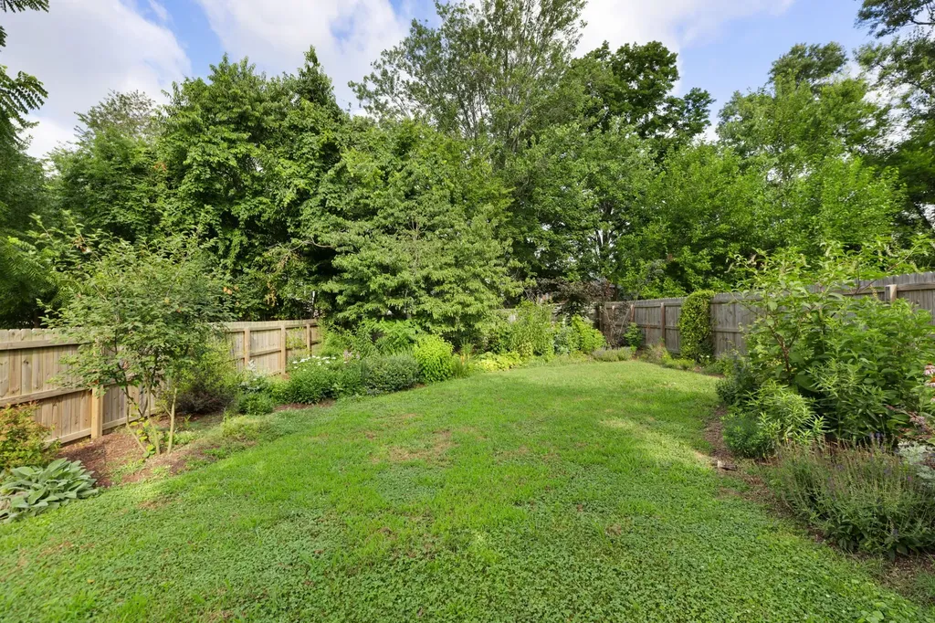 2610A Barclay Drive Nashville TN 37206
