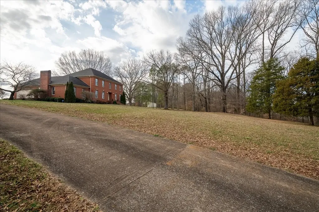 3115 Waynesboro Highway Lawrenceburg TN 38464