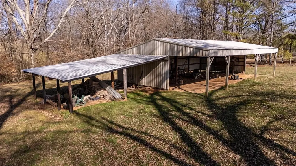 3115 Waynesboro Highway Lawrenceburg TN 38464