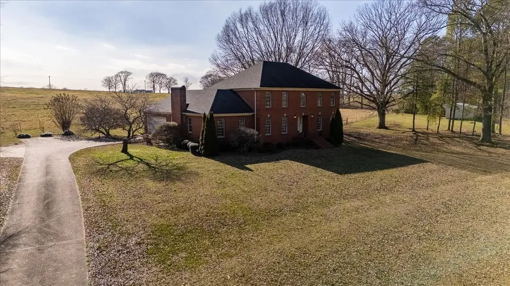 3115 Waynesboro Highway Lawrenceburg TN 38464