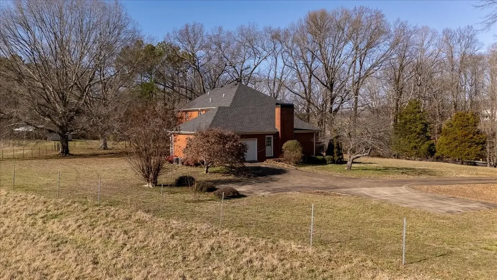 3115 Waynesboro Highway Lawrenceburg TN 38464