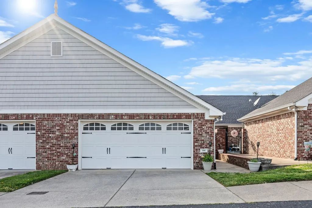 2360 Highway 31, W White House TN 37188