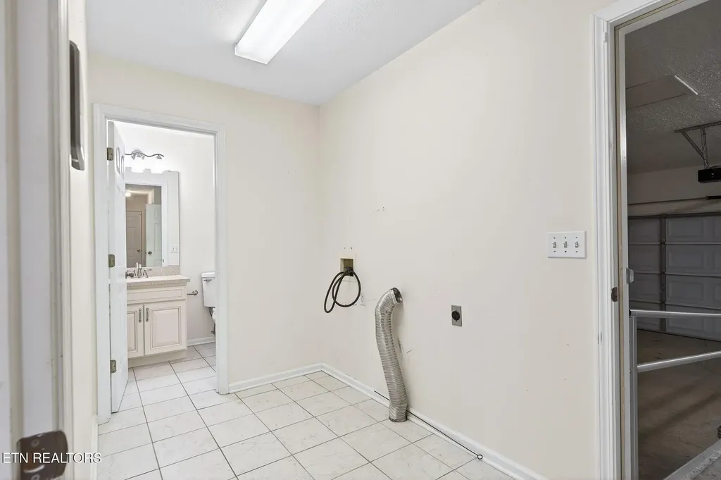 124 Peace Pipe Bend Crossville TN 38572