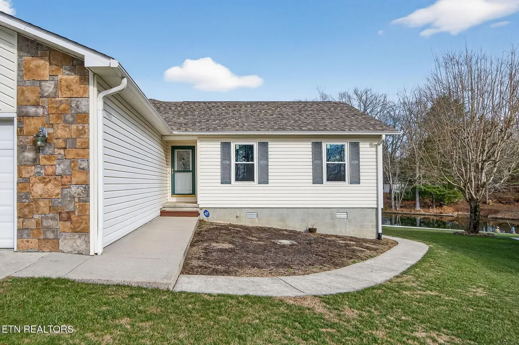 124 Peace Pipe Bend Crossville TN 38572