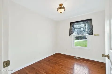 124 Peace Pipe Bend Crossville TN 38572