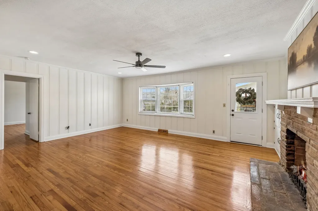 225 Jackson Avenue Carthage TN 37030