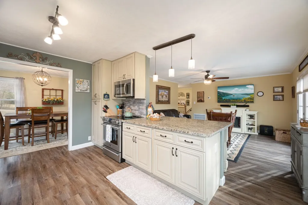 10115 Upper East Valley Road Pikeville TN 37367