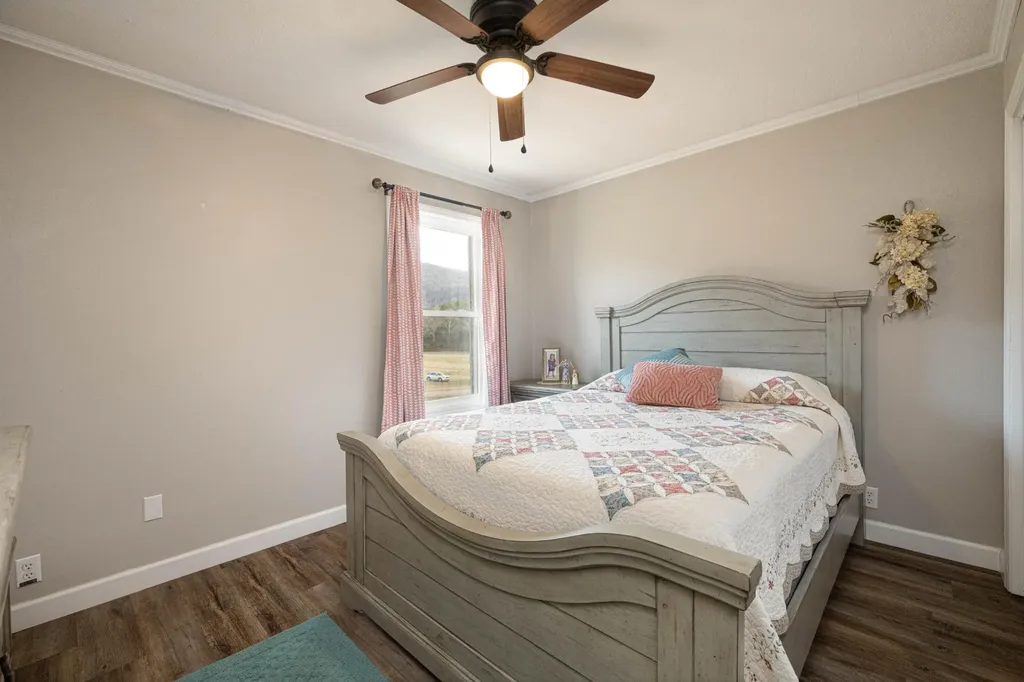 10115 Upper East Valley Road Pikeville TN 37367