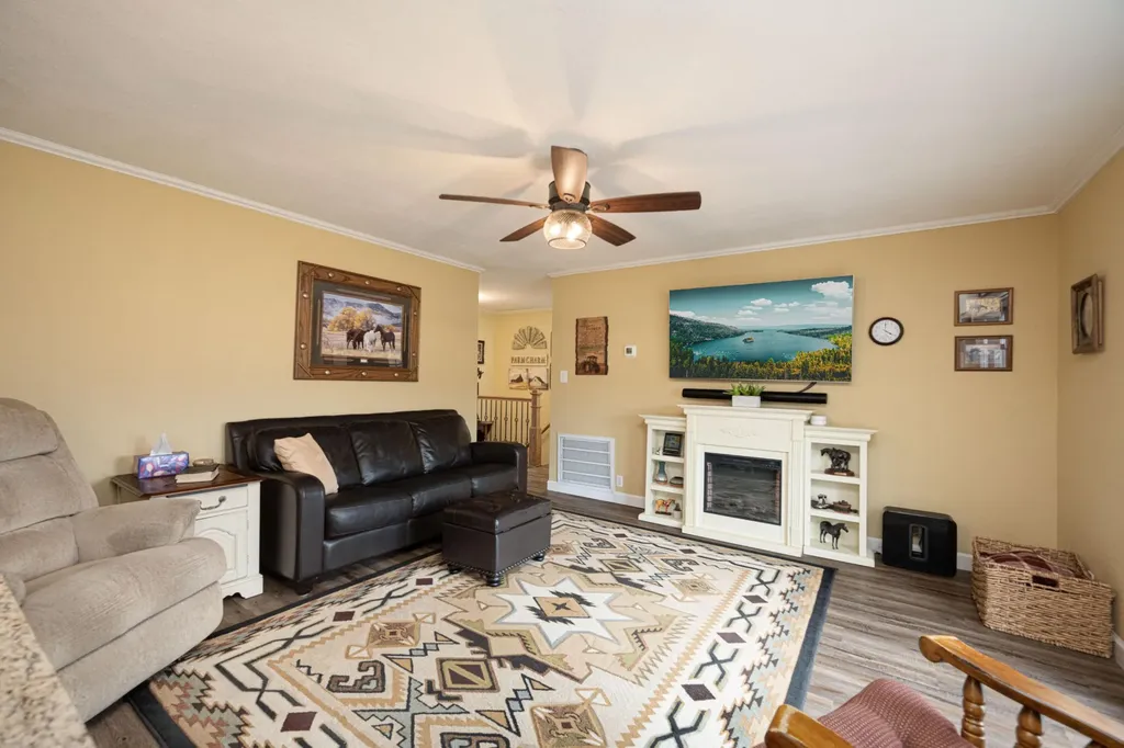 10115 Upper East Valley Road Pikeville TN 37367