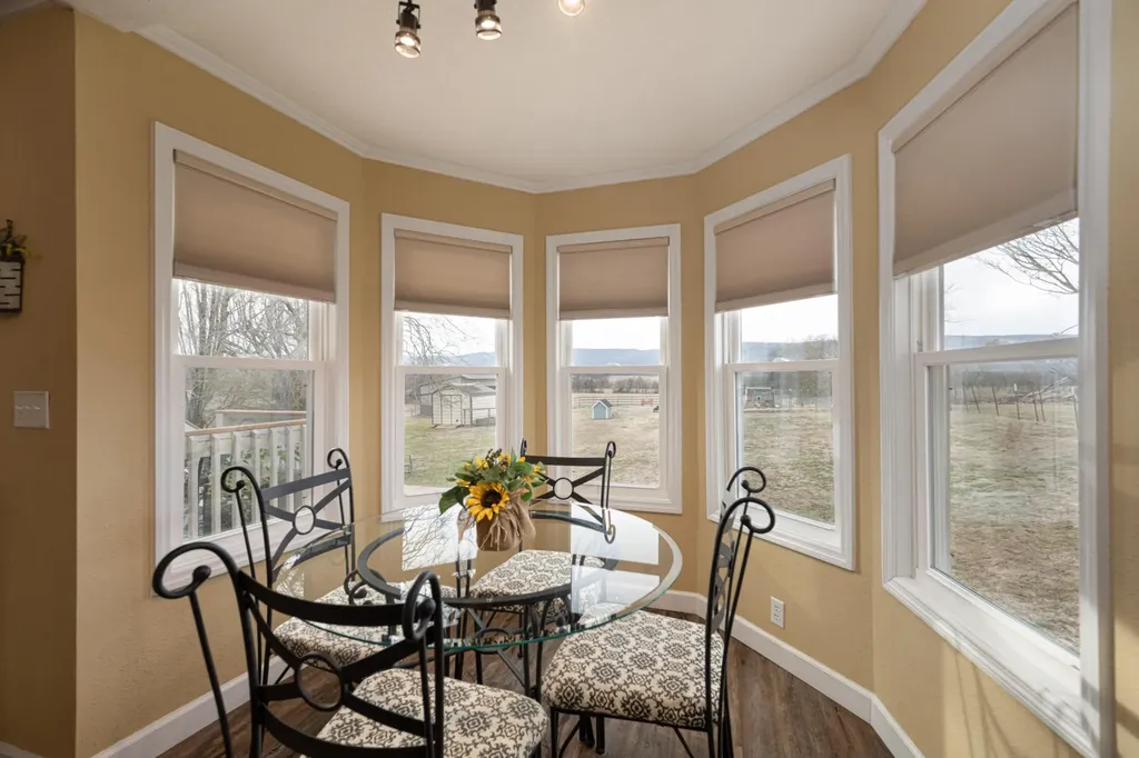 10115 Upper East Valley Road Pikeville TN 37367