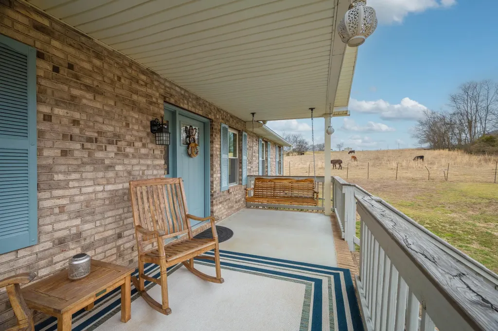 10115 Upper East Valley Road Pikeville TN 37367
