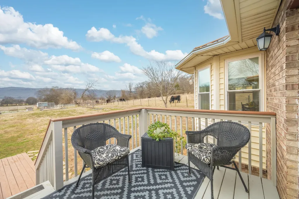 10115 Upper East Valley Road Pikeville TN 37367