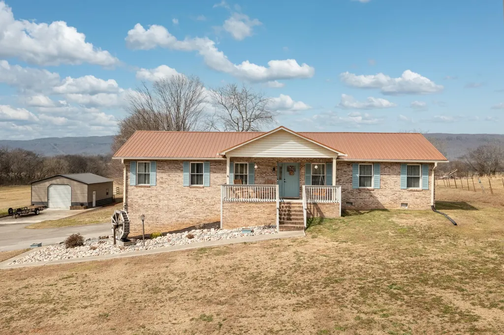 10115 Upper East Valley Road Pikeville TN 37367