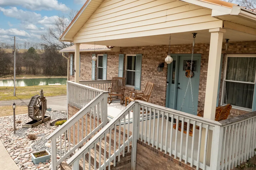 10115 Upper East Valley Road Pikeville TN 37367