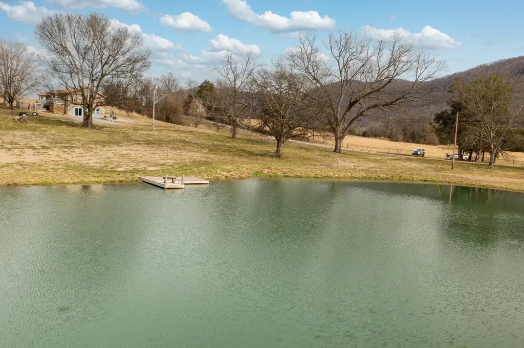 10115 Upper East Valley Road Pikeville TN 37367